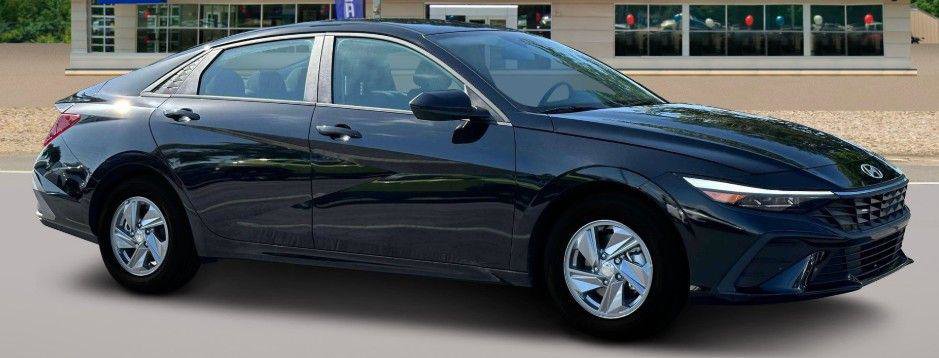 New 2025 Hyundai Elantra SE image 1