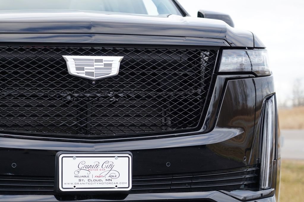Used 2024 Cadillac Escalade ESV Sport Platinum w/ LPO, ONYX Package image 9