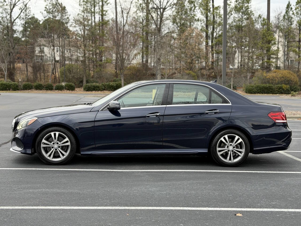 Used 2015 Mercedes-Benz E 350 E 350 4MATIC AWD 4dr Sedan image 5