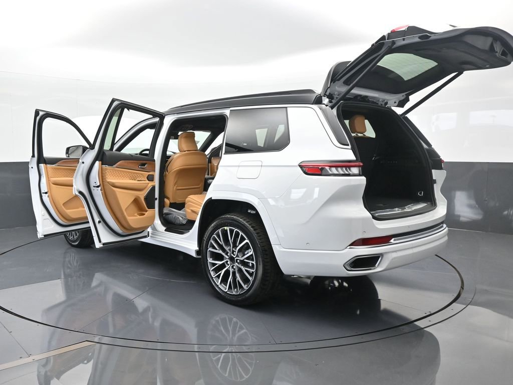 Used 2025 Jeep Grand Cherokee L Summit w/ Luxury Tech Group V image 72