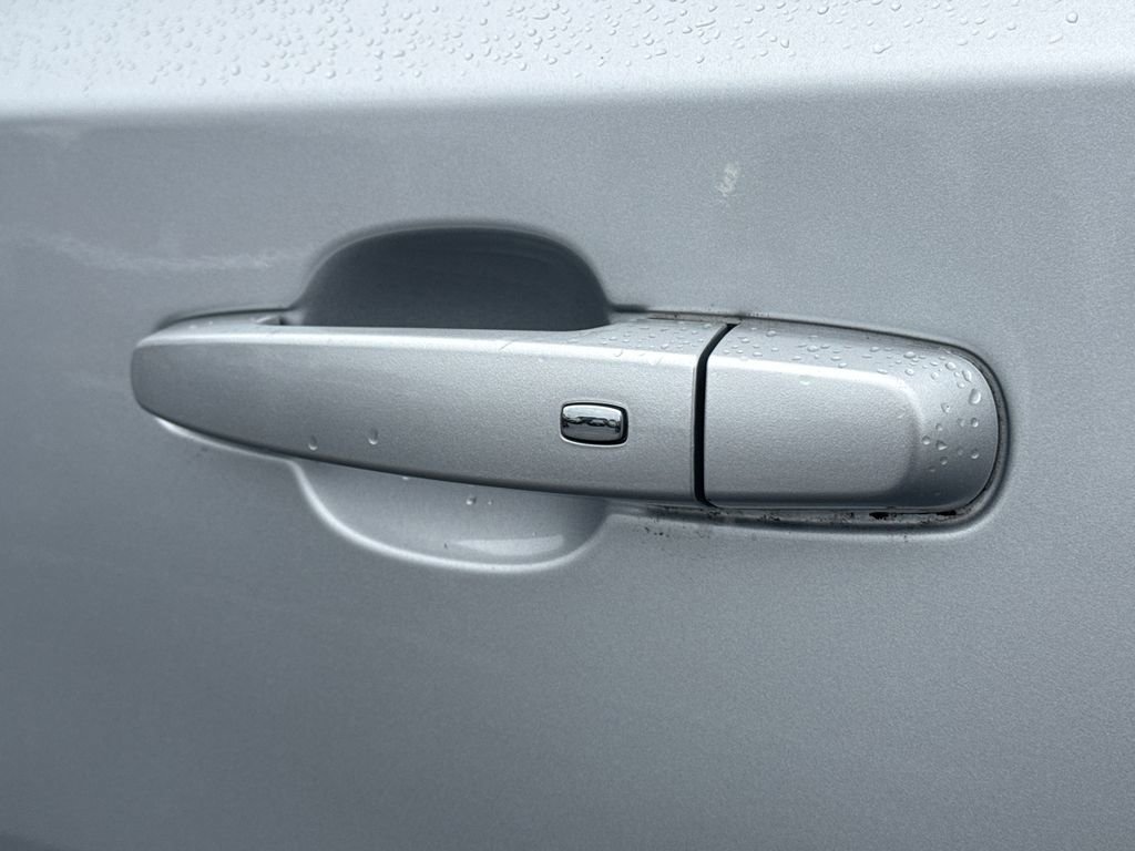 Used 2020 Chevrolet Traverse LS FWD image 14