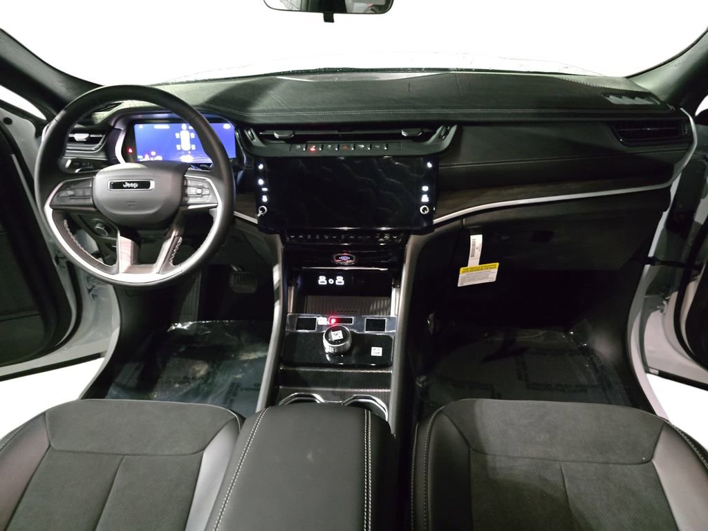 New 2026 Jeep Grand Cherokee Altitude image 34