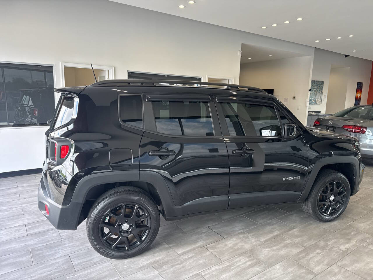 Used 2021 Jeep Renegade Latitude image 12