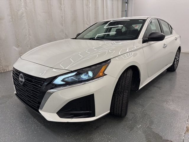 Used 2025 Nissan Altima 2.5 SV FWD image 5