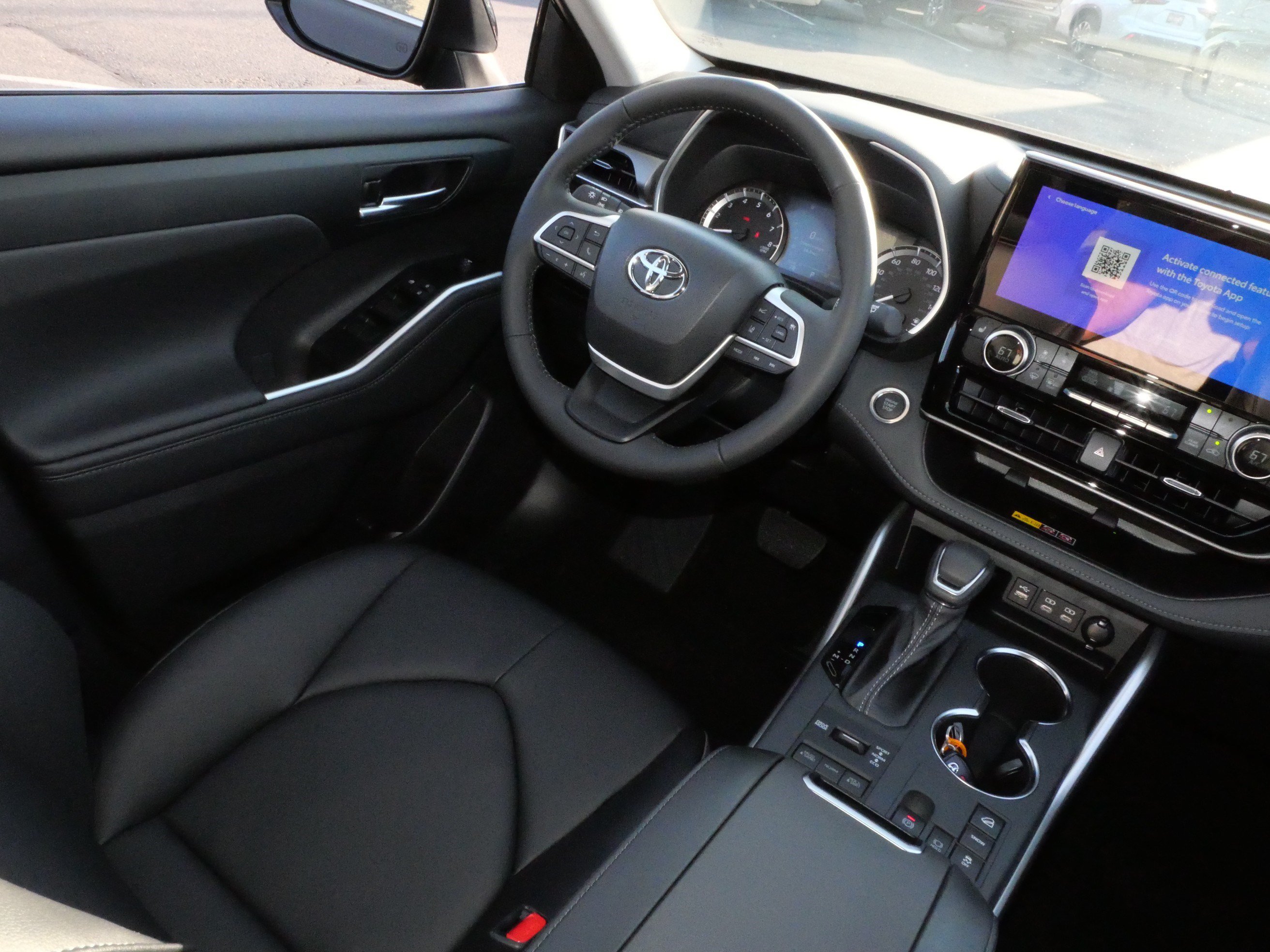 Certified 2026 Toyota Highlander XLE AWD/4WD image 9