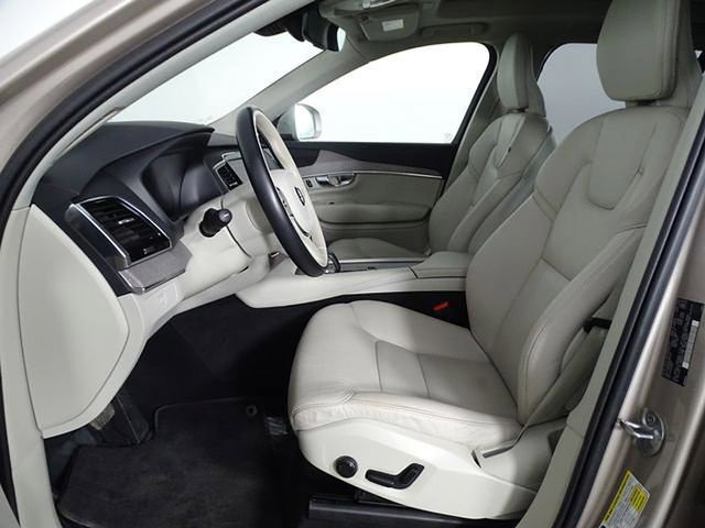 Used 2023 Volvo XC90 B6 Plus AWD/4WD image 14