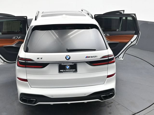 Used 2025 BMW X7 M60i AWD/4WD image 52