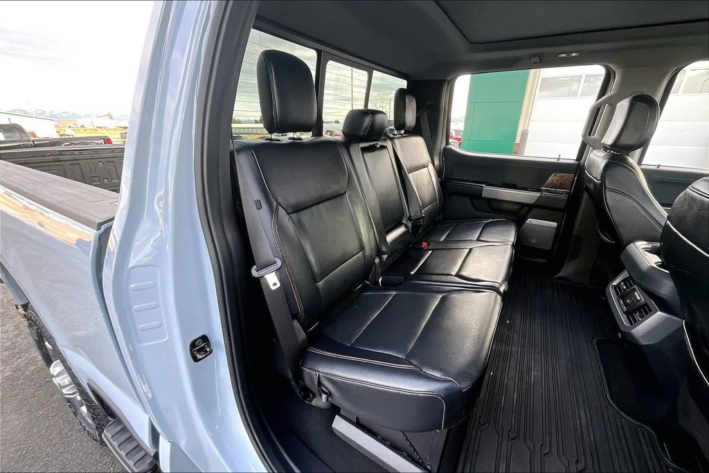 Used 2024 Ford F350 Lariat image 28