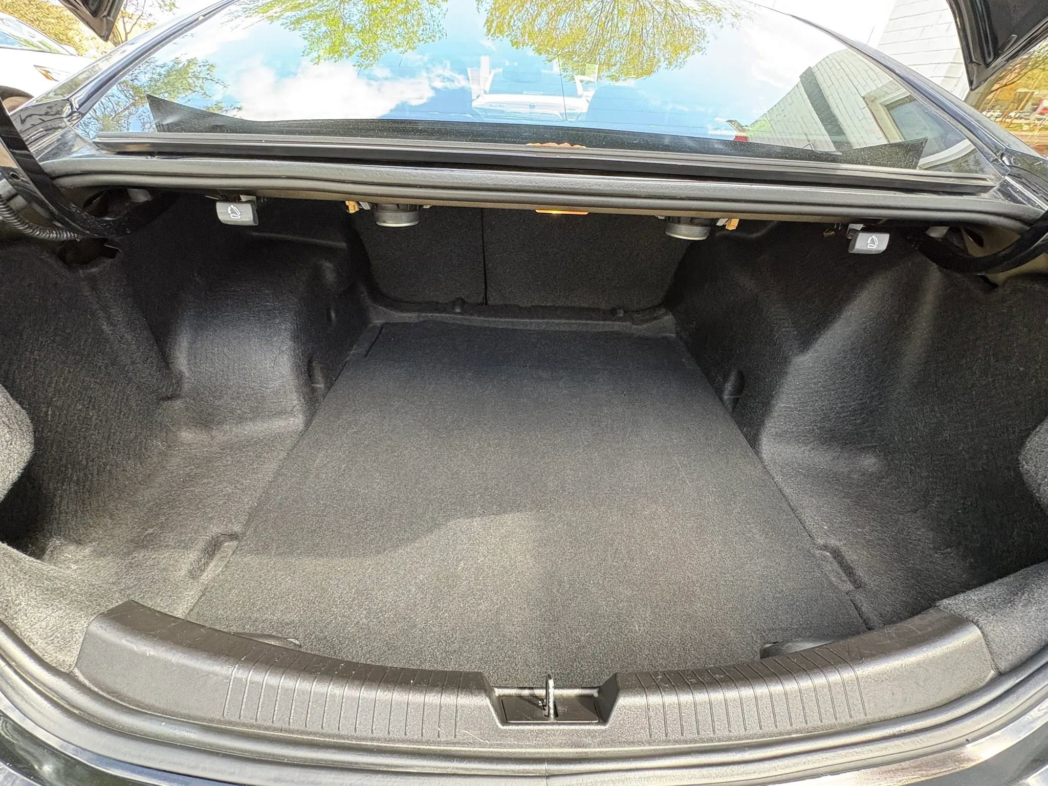 Used 2017 Chevrolet Malibu LT w/ Leather Package image 20