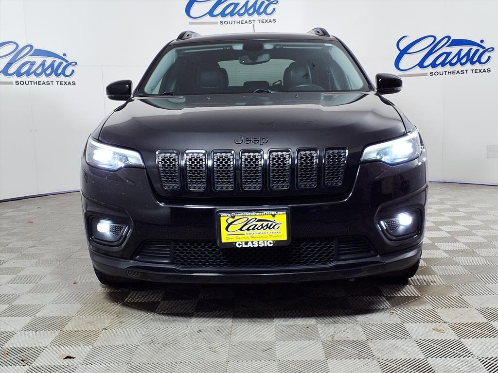 Used 2020 Jeep Cherokee Latitude Plus image 3