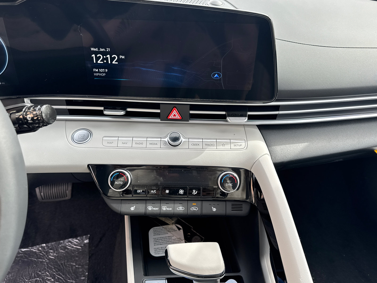 New 2026 Hyundai Elantra Limited FWD image 30