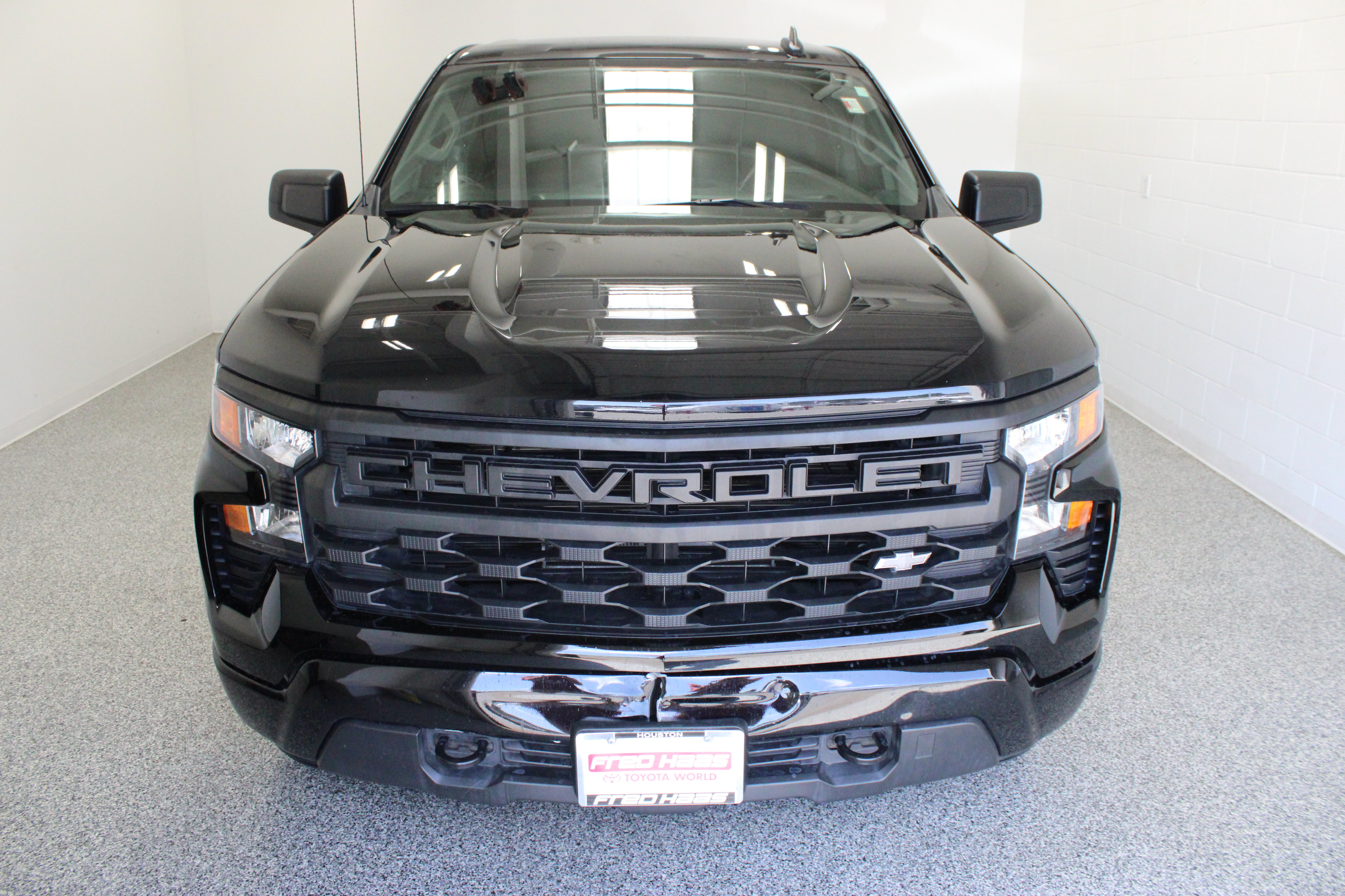Used 2024 Chevrolet Silverado 1500 Custom RWD image 3