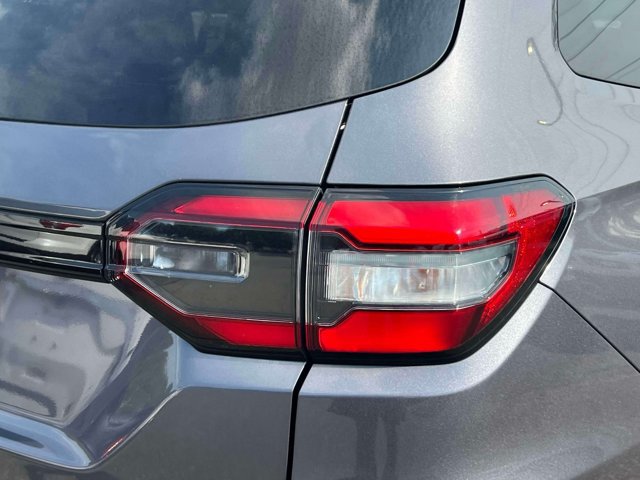 Used 2024 Honda Pilot LX image 11