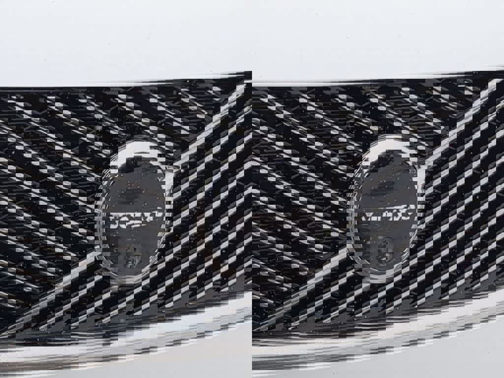 New 2025 Volvo XC90 B5 Plus w/ Protection Package Premier image 11