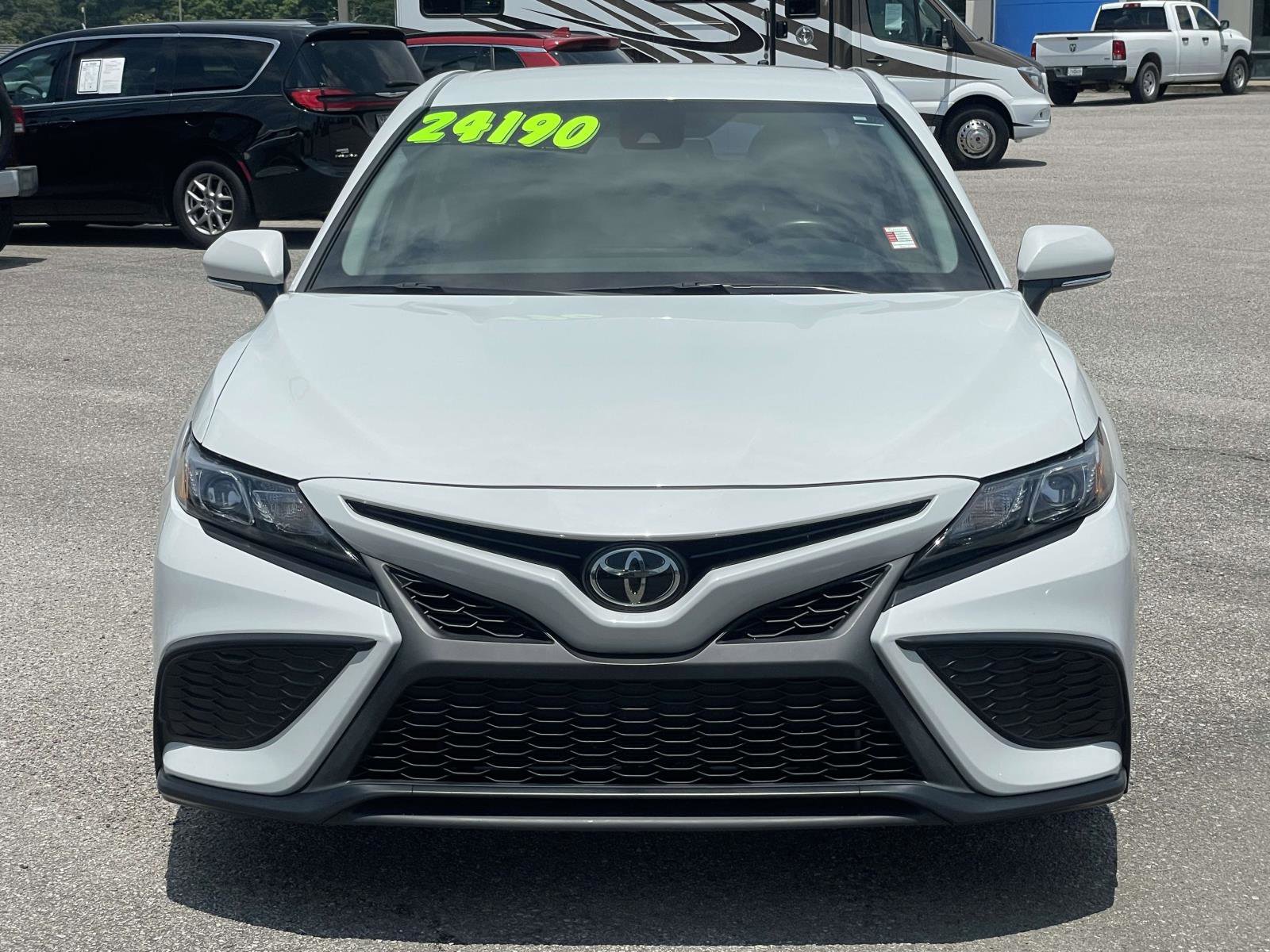 Used 2023 Toyota Camry SE w/ Convenience Package FWD image 6
