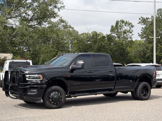 Used 2024 RAM 3500 Laramie w/ Night Edition AWD/4WD image 1