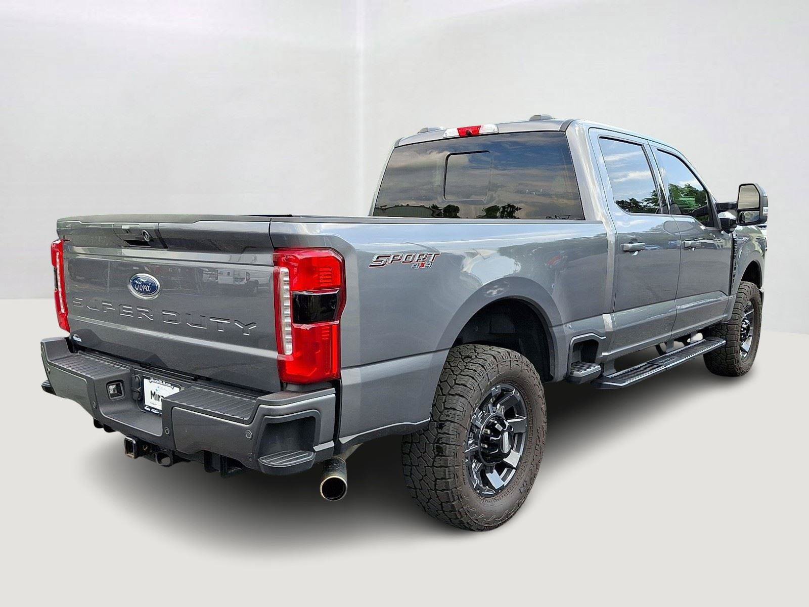 Used 2024 Ford F250 Lariat w/ Sport Appearance Package AWD/4WD image 7