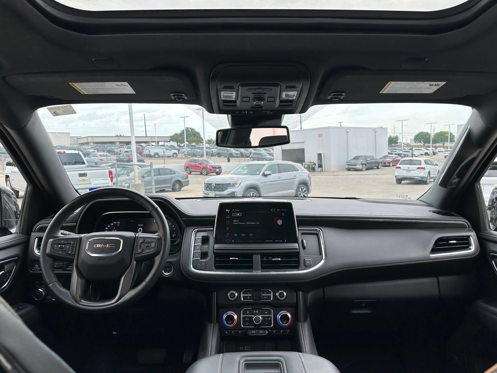 Used 2024 GMC Yukon AT4 AWD/4WD image 16