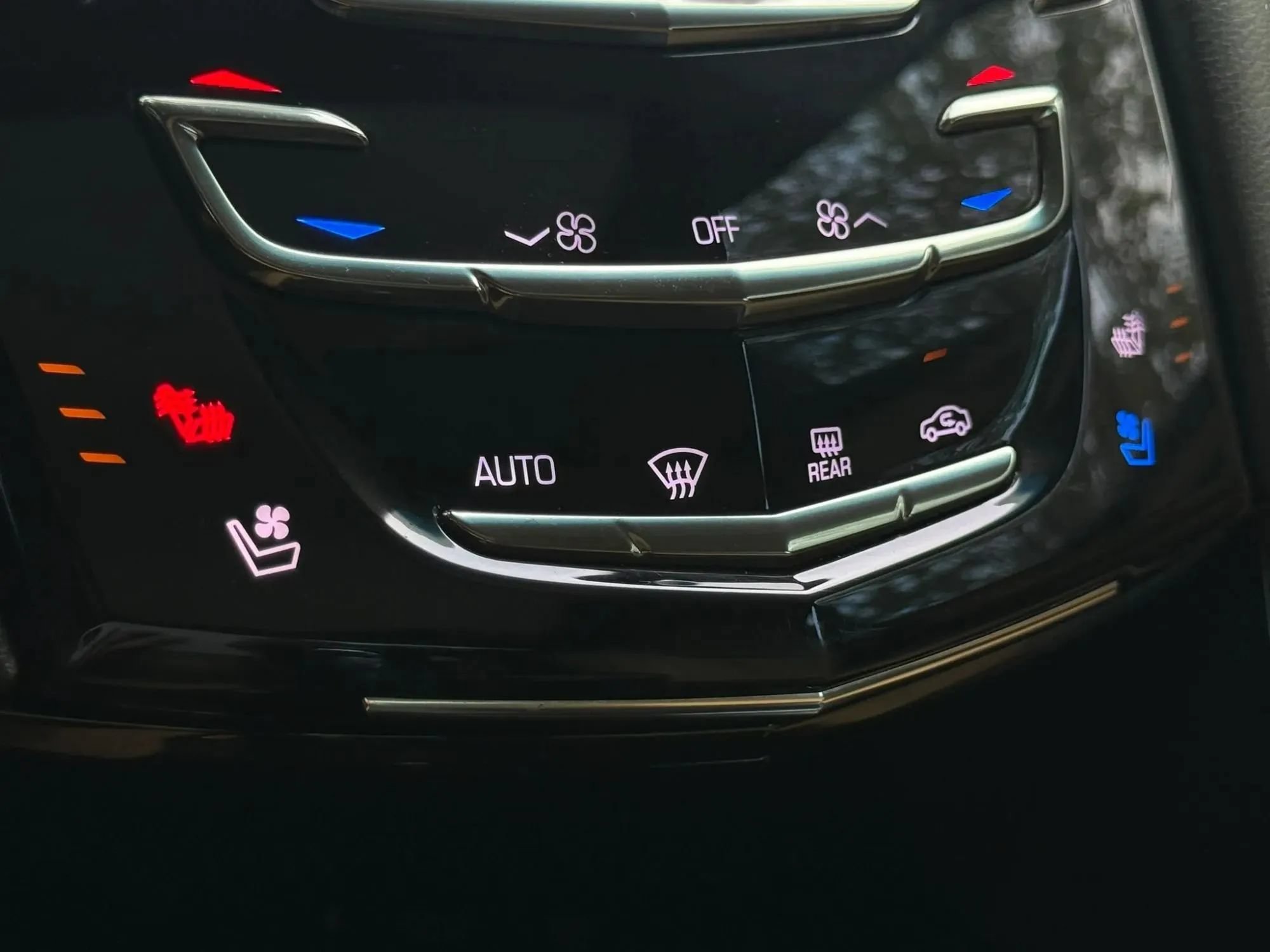 Used 2013 Cadillac XTS Premium FWD image 35