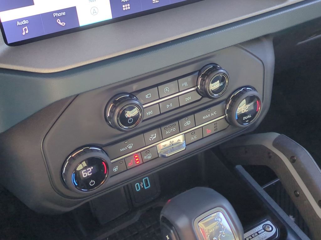 Used 2024 Ford Bronco Outer Banks AWD/4WD image 19