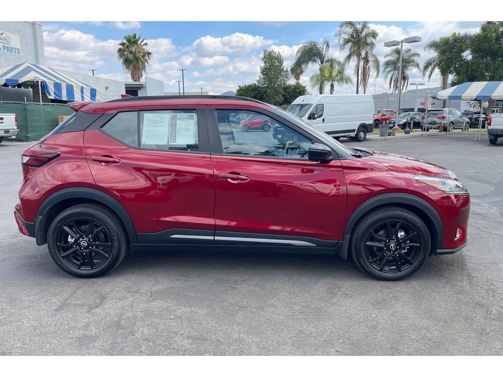 Used 2022 Nissan Kicks SR w/ Premium Package FWD image 7