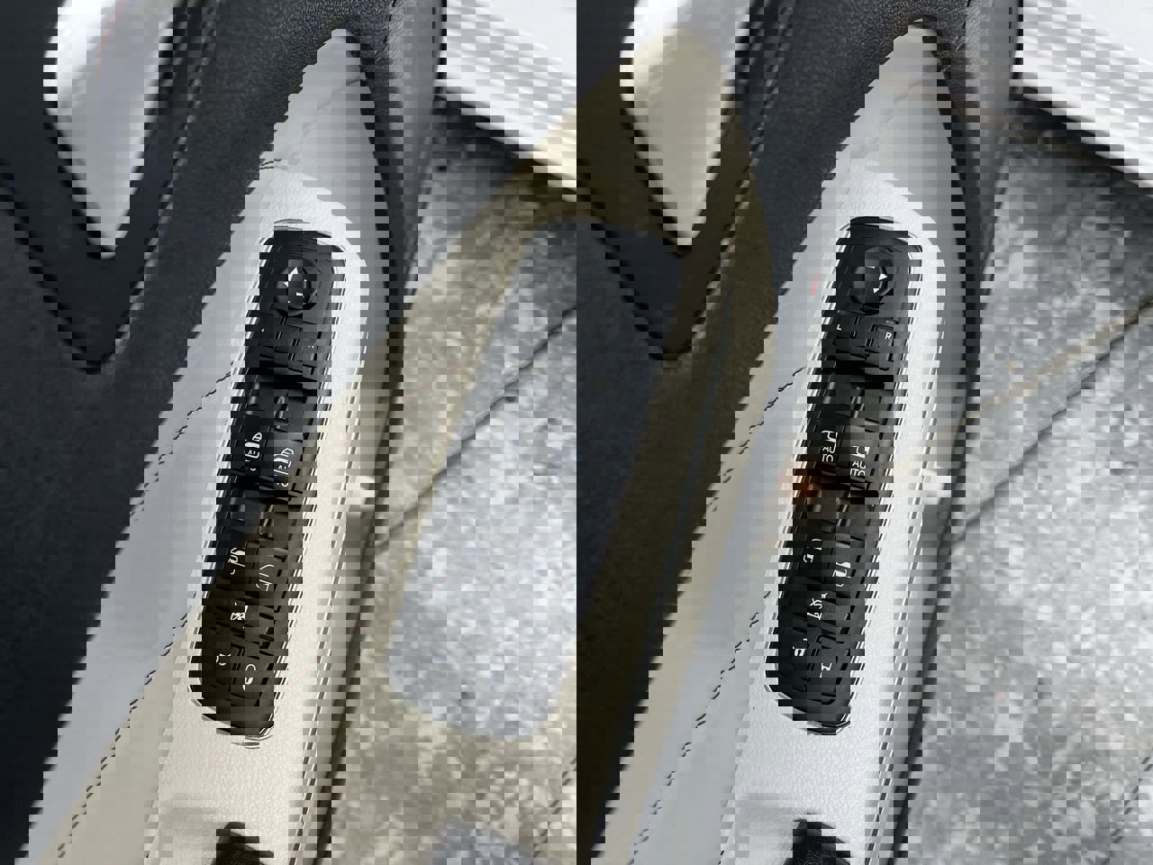 Used 2015 Dodge Charger SXT w/ AWD Plus Group image 8