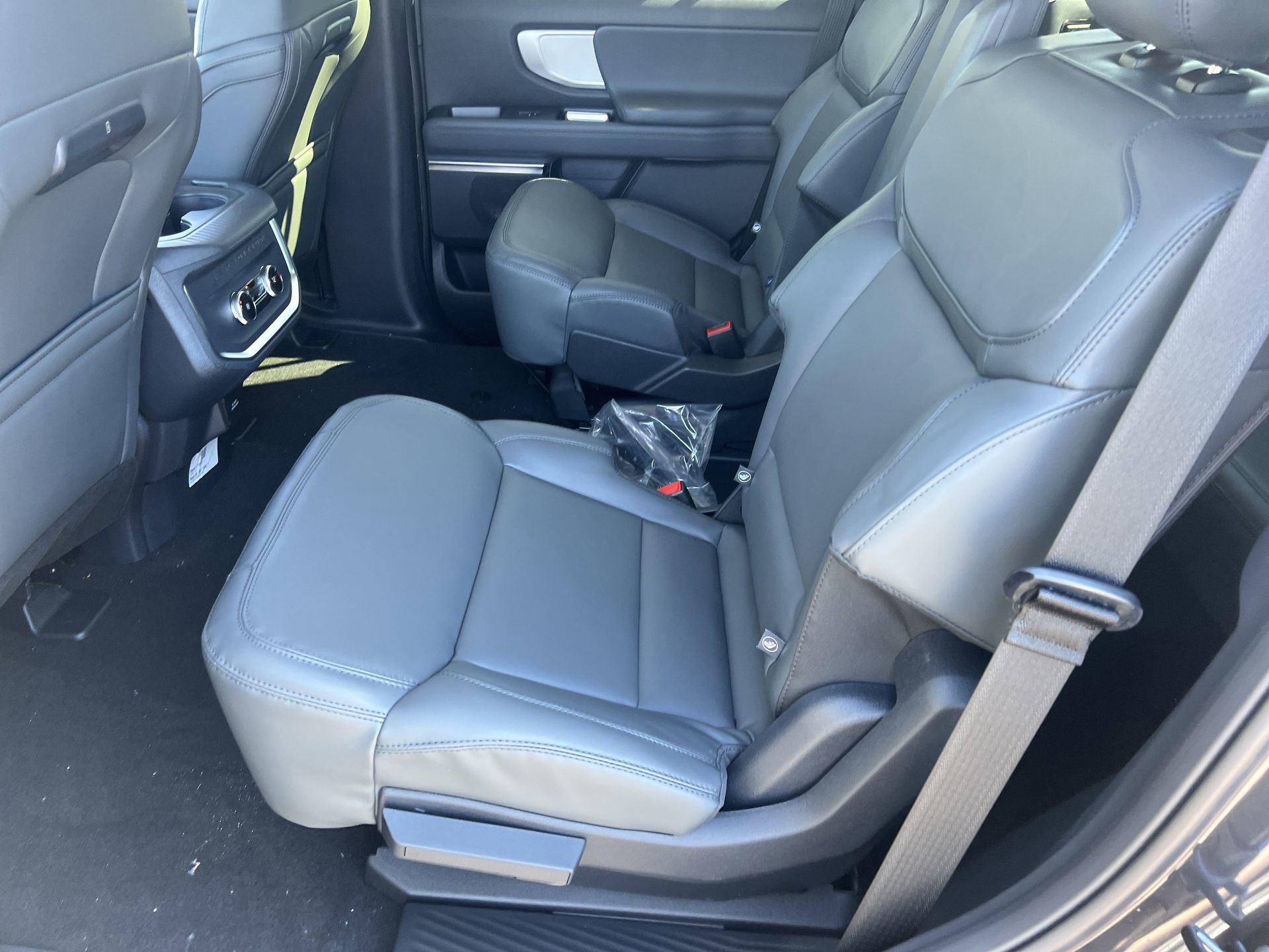 New 2026 Ford Expedition Active image 18