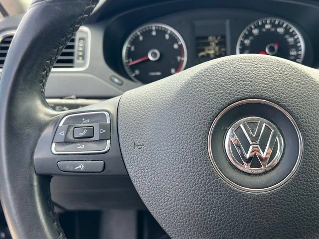Used 2012 Volkswagen Jetta SE FWD image 16