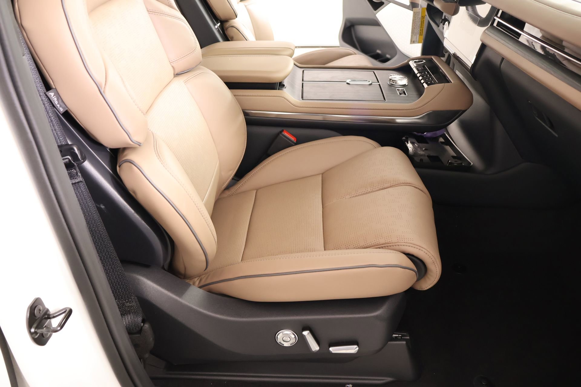 New 2026 Lincoln Navigator L Black Label AWD/4WD image 15
