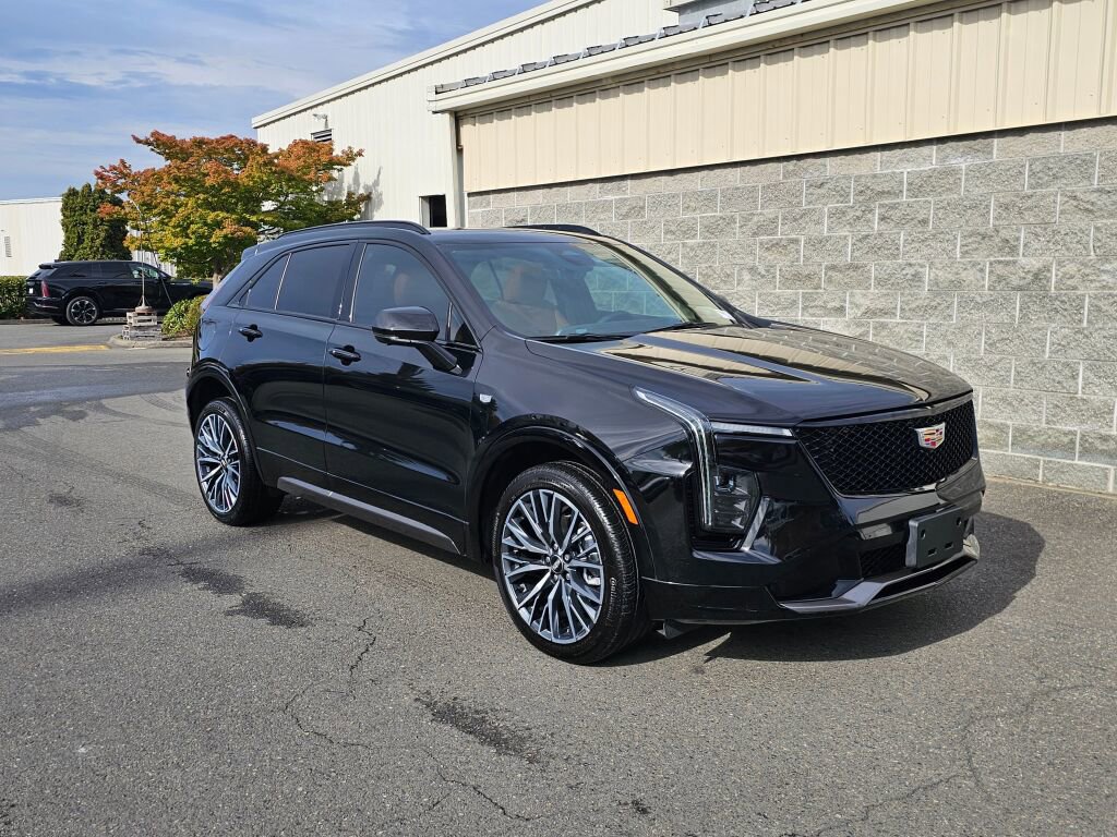 Used 2025 Cadillac XT4 Sport image 10