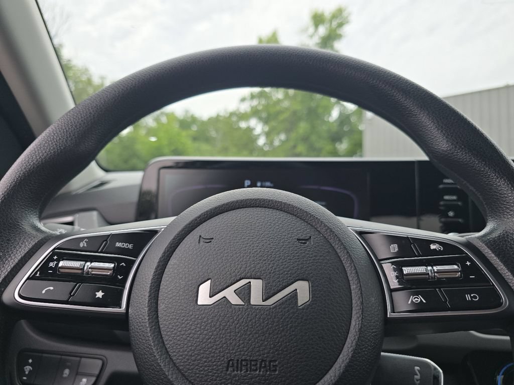 Used 2024 Kia Seltos LX AWD/4WD image 25