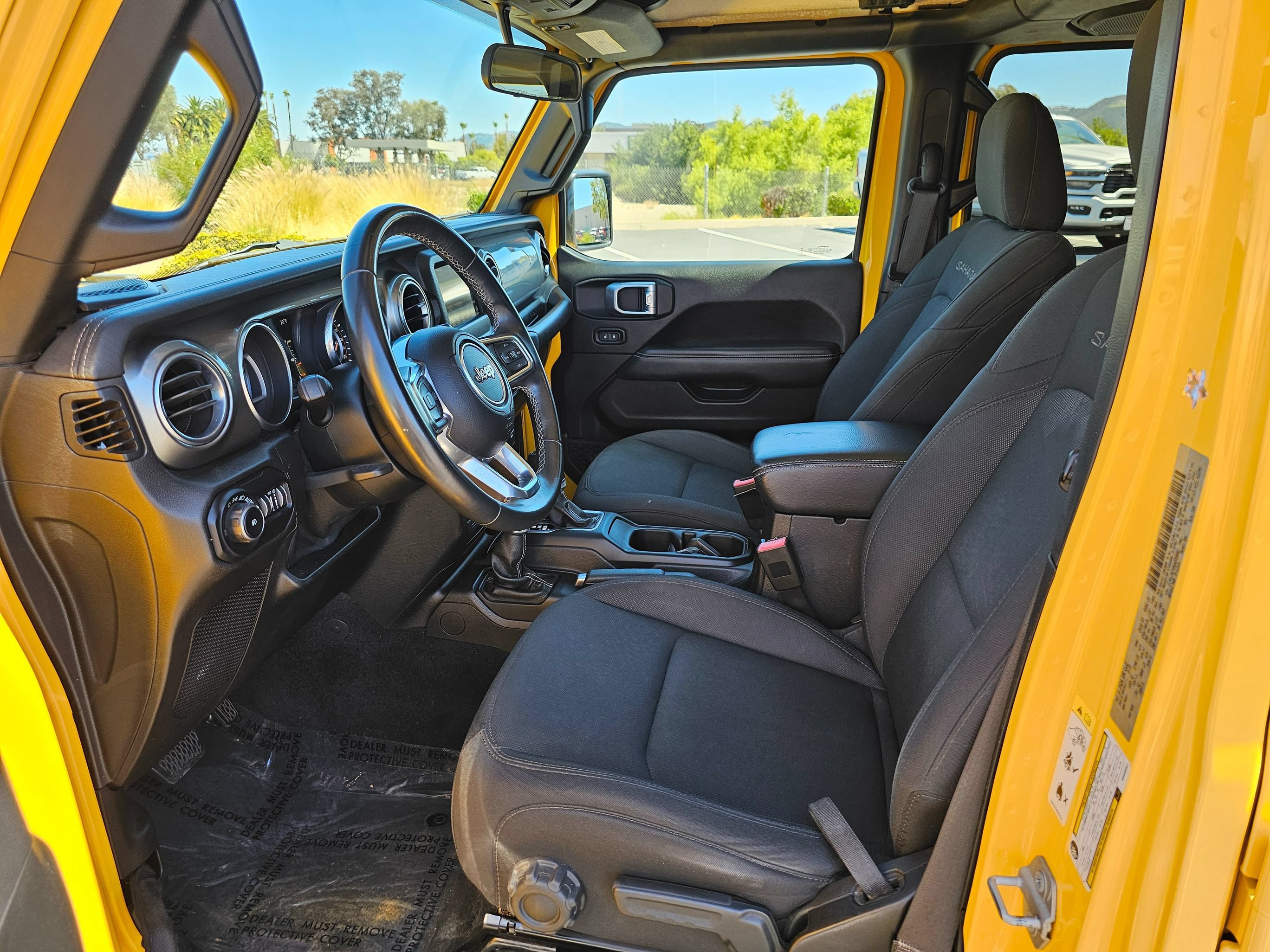 Used 2019 Jeep Wrangler Unlimited Sahara AWD/4WD image 15