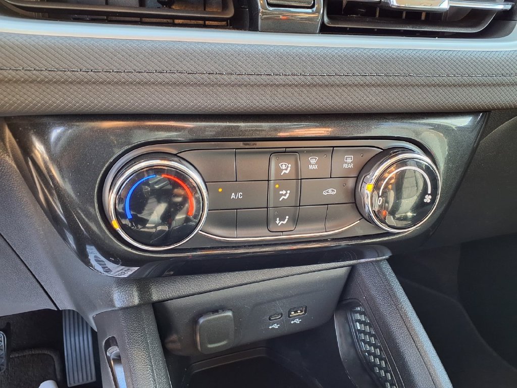 Used 2025 Chevrolet TrailBlazer LT AWD/4WD image 8