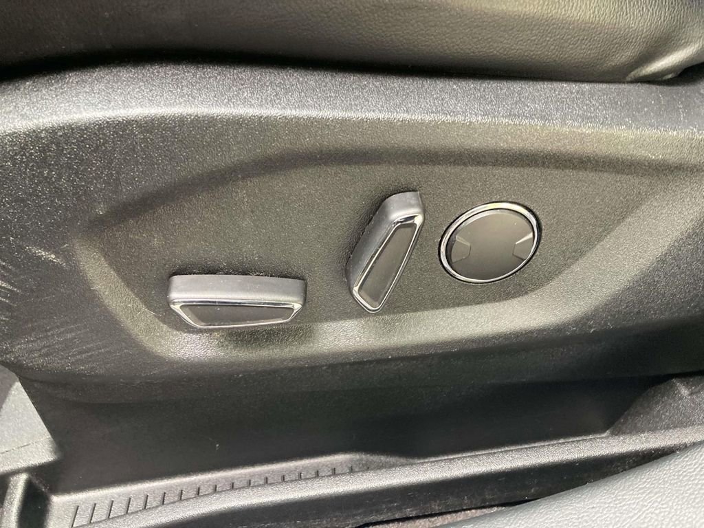 Used 2019 Ford Edge SEL w/ Equipment Group 201A FWD image 13