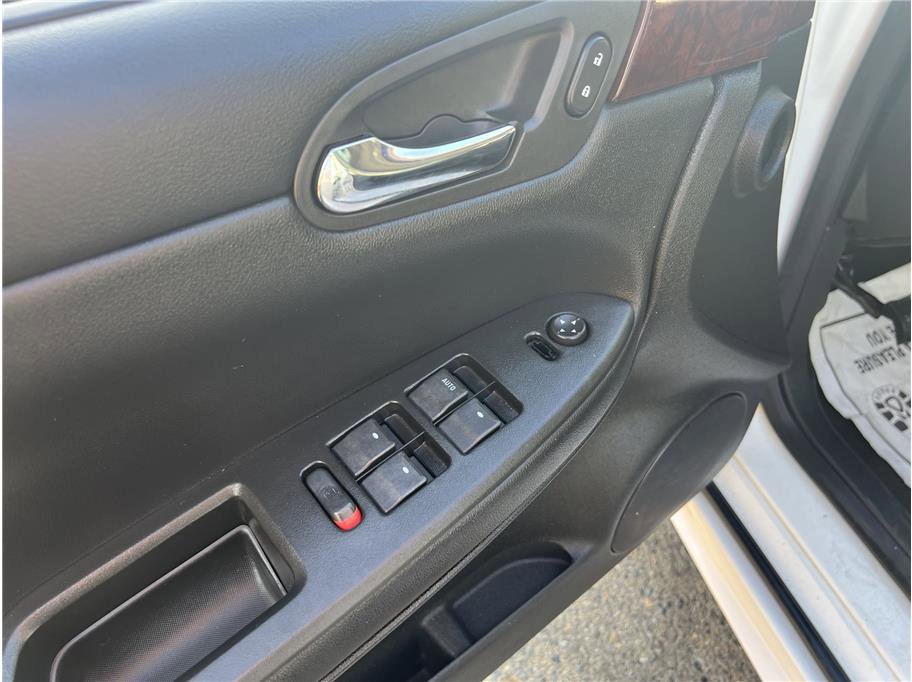 Used 2010 Chevrolet Impala LS image 16