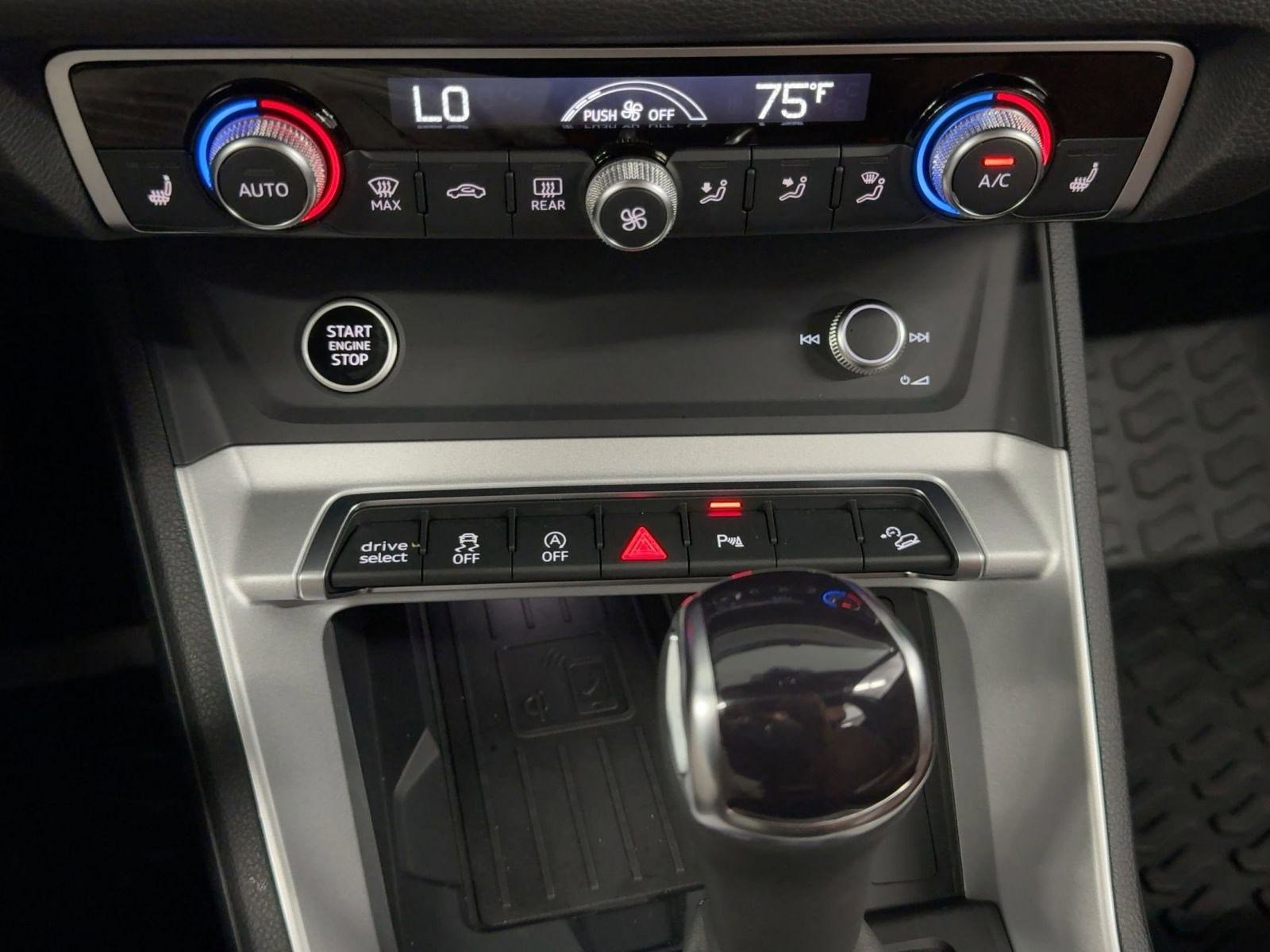 Used 2025 Audi Q3 2.0T Premium w/ Convenience Package image 24