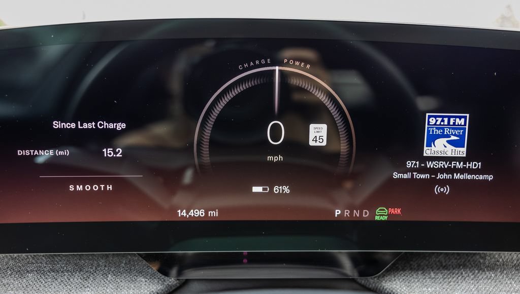 Used 2024 Lucid Air Pure RWD image 9