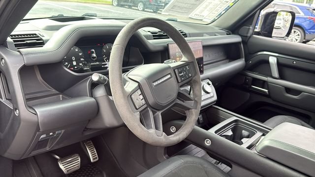 Used 2023 Land Rover Defender 110 V8 AWD/4WD image 27