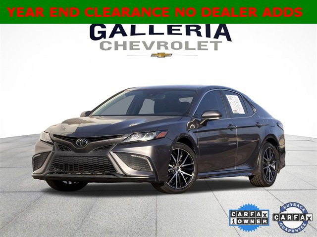 Used 2022 Toyota Camry SE image 1