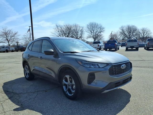Certified 2025 Ford Escape ST-Line AWD/4WD video 3