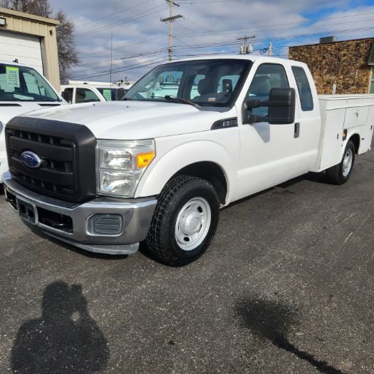 Used 2011 Ford F250 XL w/ XL Value Pkg image 2