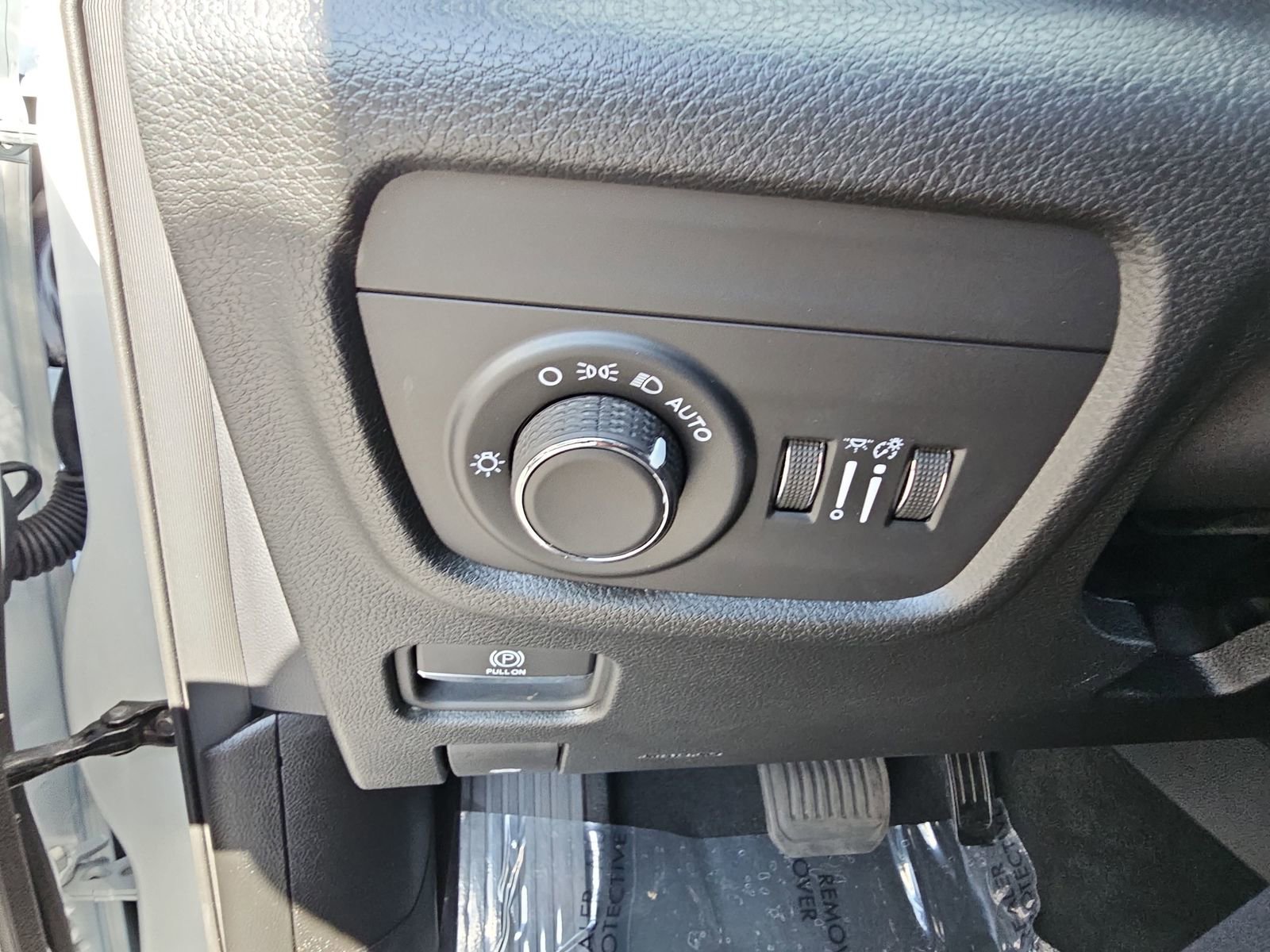 Used 2025 Jeep Grand Cherokee L Laredo RWD image 26