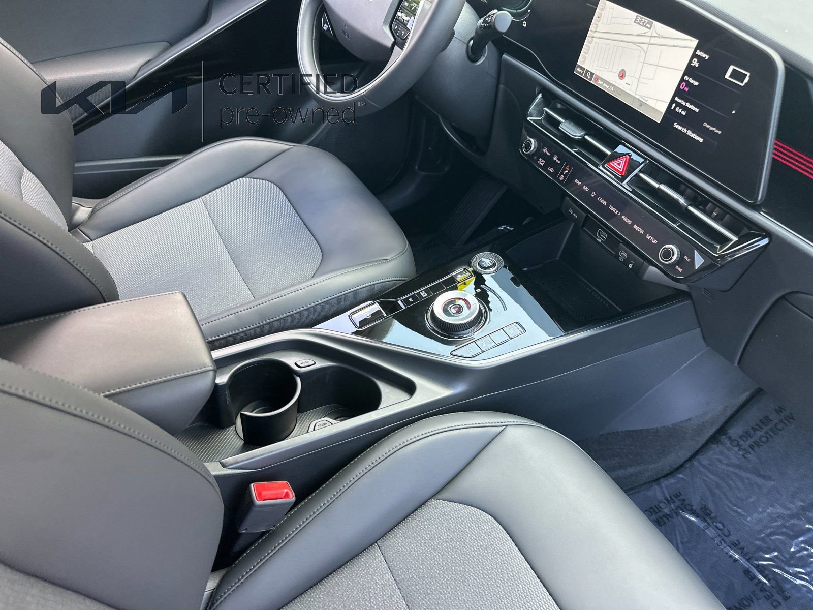Certified 2024 Kia Niro EX FWD image 17