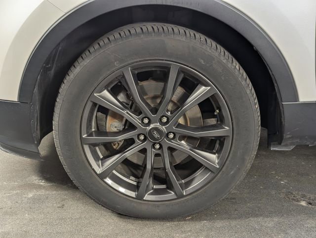 Used 2017 Ford Explorer XLT w/ Equipment Group 202A image 9