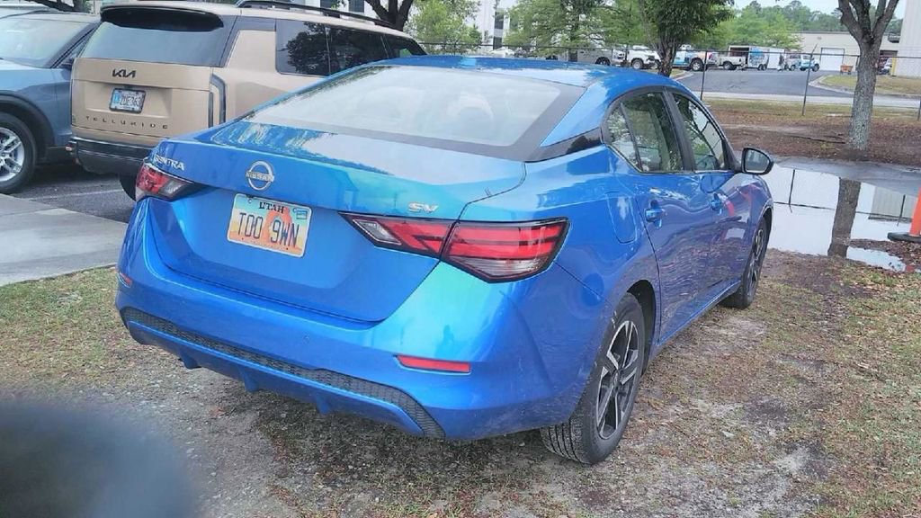Used 2024 Nissan Sentra SV FWD image 6