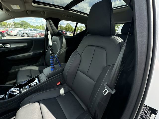 New 2025 Volvo XC40 B5 Plus w/ Protection Package Premier AWD/4WD image 20
