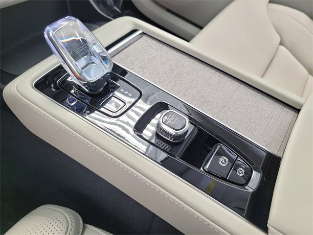 New 2026 Volvo XC90 B6 Ultra w/ Protection Package image 19