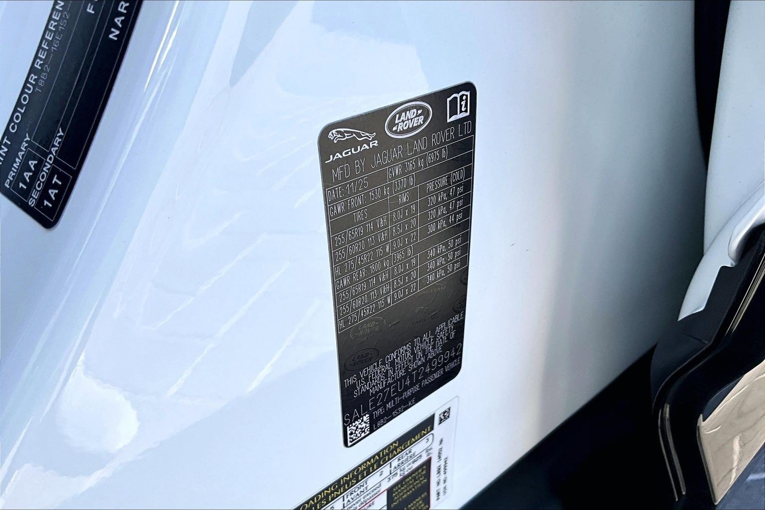 New 2026 Land Rover Defender 110 X-Dynamic SE image 13