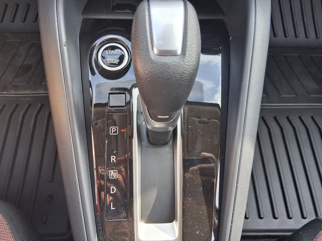 New 2025 Nissan Versa SR w/ Trunk Package image 17