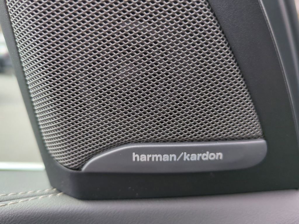 Used 2025 BMW X5 xDrive50e w/ Premium Package image 14